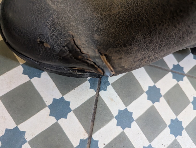 Large split in Hunter wellingtons